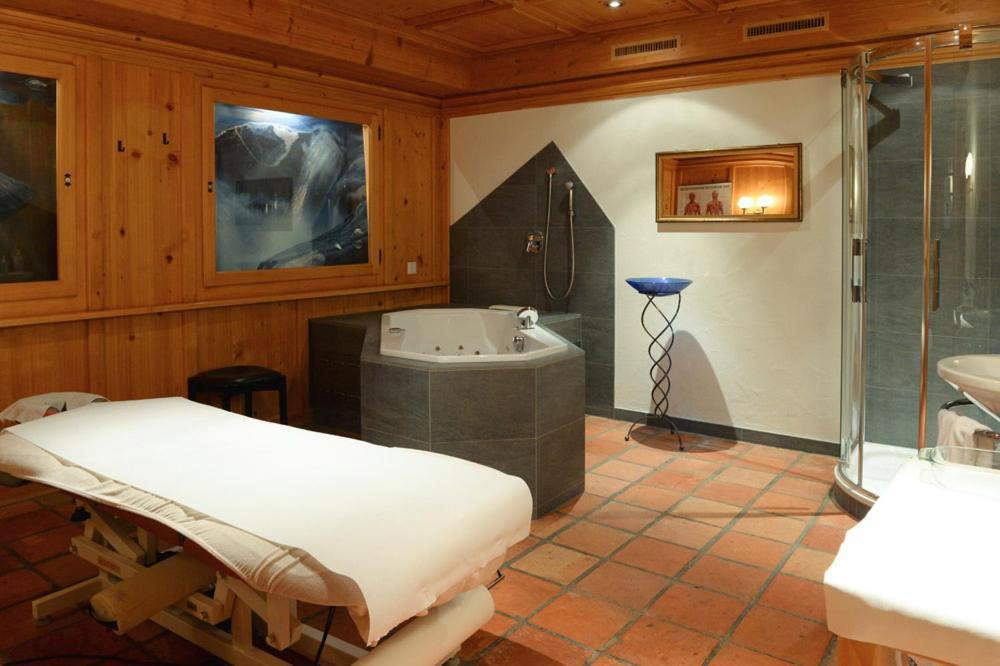 Hotel Viktoria Eden Аделбоден Екстериор снимка